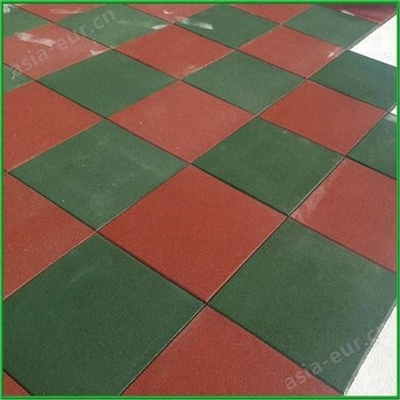 哈尔滨广场预制型塑胶跑道施工全流程解析 从准备、铺装到画线